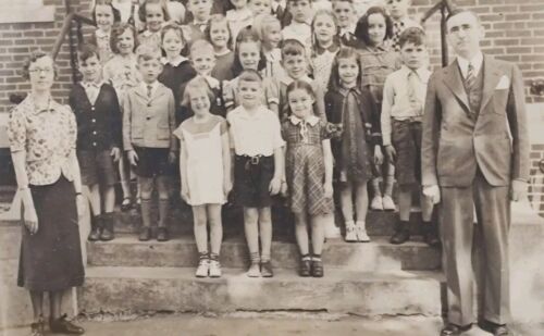 Antique 1920s-30s Framed Photo Of Massachusetts School. B&W Class Picture 8x6
