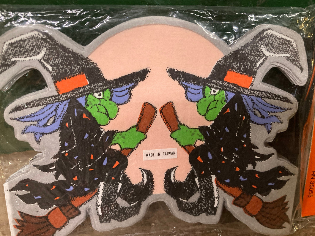 Vtg NOS Unused Halloween Decoration Party Paper Garland. Made in Taiwan. 9 Feet Paper Witch Garland.
