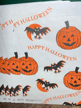 Load image into Gallery viewer, Lot of 10 Halloween Paper Trick or Treat Goodie Bags. Vintage Halloween treat sacks. UNUSED. - Sloth Candle Co.
