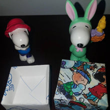 Load image into Gallery viewer, Vintage Lot of 1980&#39;s Original Collectible Snoopy and Woodstock PVC Figures. Handmade OOAK Snoopy Peanuts ring or jewelry box.
